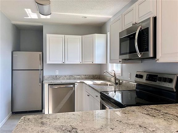 4th image of 207 Worthington Ave