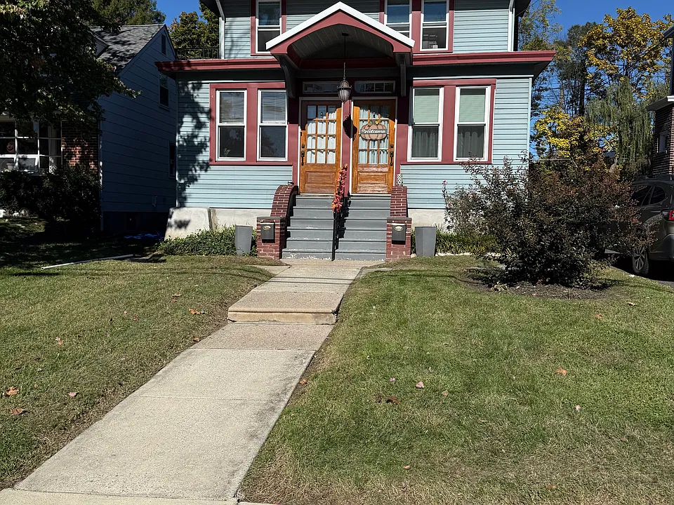369 Park Ave