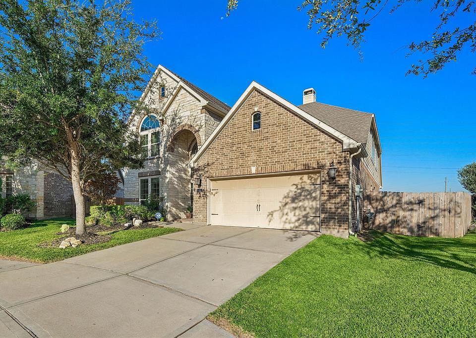 1st image of 4002 Elk Bluff Ln