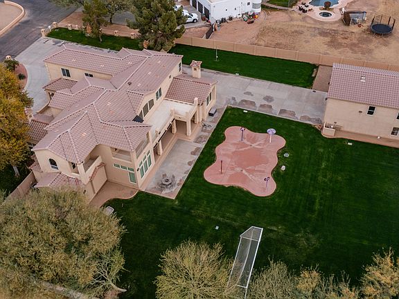 3rd image of 5225 W DESERT Drive