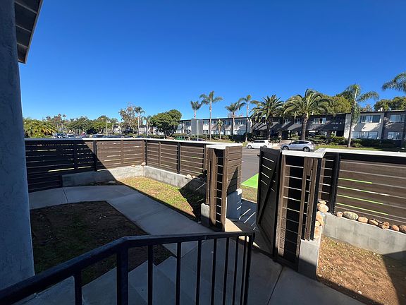 3rd image of 3116 Clairemont Dr #3116