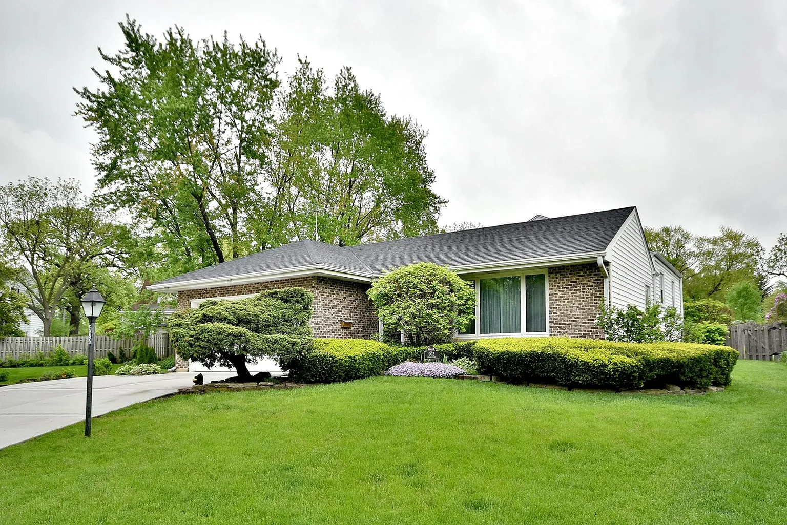 902 Linden Ct photo 1