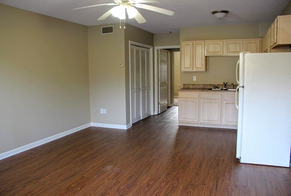 2nd image of 1315 Indian Ridge Rd APT 104