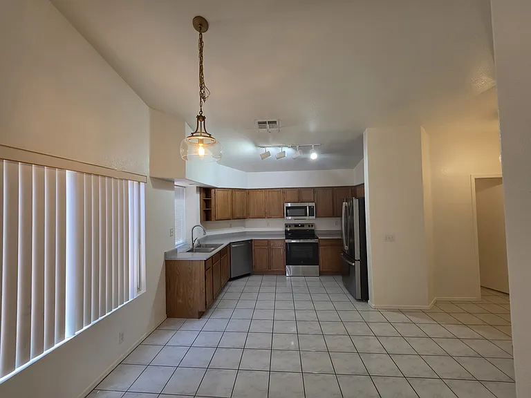 121 W Ivanhoe St — Photo 10