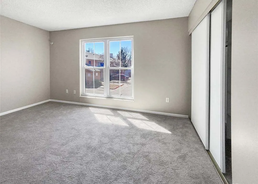 2 bed, 983 sqft, $2,000 — Photo 3
