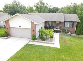 8721 E Raven Way, Cedar Lake, IN 46303