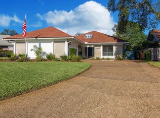 8240 Garden View Ct, Jacksonville, FL 32256