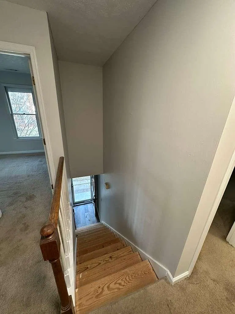 6 bed, 1810 sqft, $700 — Photo 3
