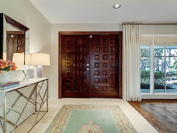 5th image of 1107 Briarmead Dr