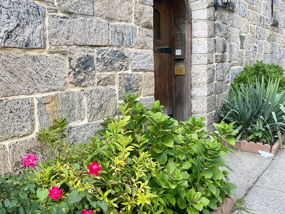 1st image of 32 Summit Ave #2