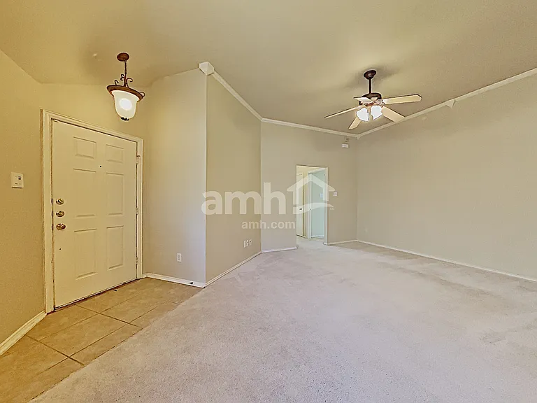 1637 Myrtle Dr — Photo 6
