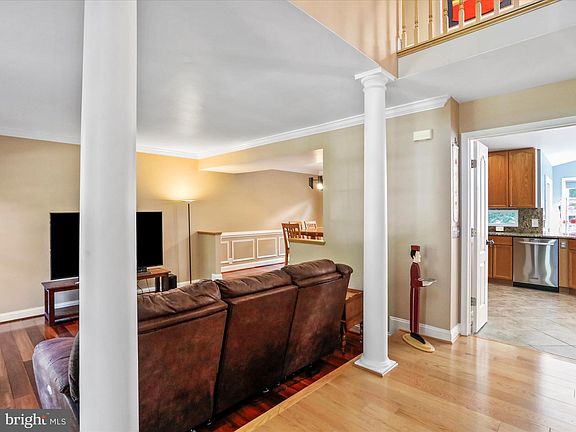 3rd image of 20510 Woodbridge Dr