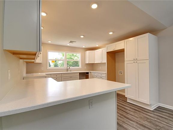 4th image of 5251 Southcrest Ave