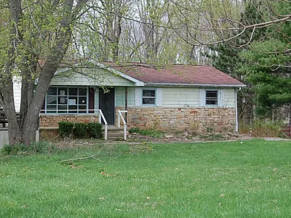 217 Hill Top Dr, Bedford, IN 47421