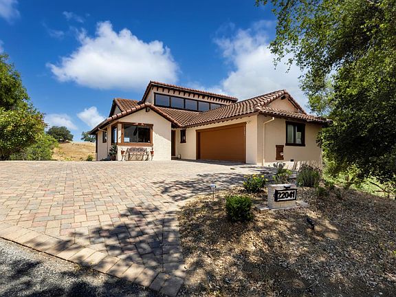 2nd image of 22041 Lindy Ln
