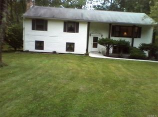 12 Cary Rd, Hyde Park, NY 12538