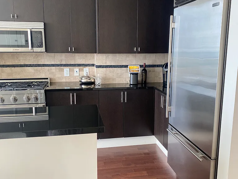 610 E Market St #2917 — Photo 8