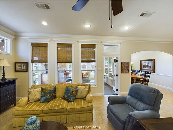 3rd image of 2104 Blackjack Dr