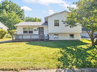 3215 E 40th Ct, Des Moines, IA 50317