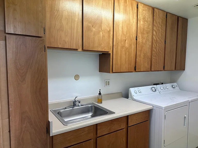 40 Shannon Ct — Photo 23