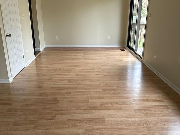 5th image of 47 Eastford Ct