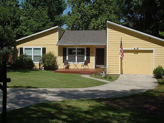 2015 remodel to Hardiboard. 