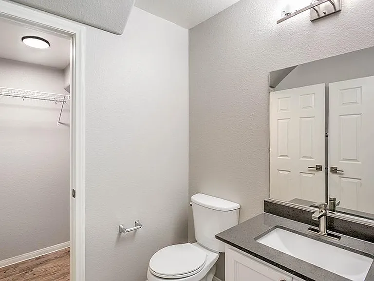 Suncrest Townhomes — Photo 12