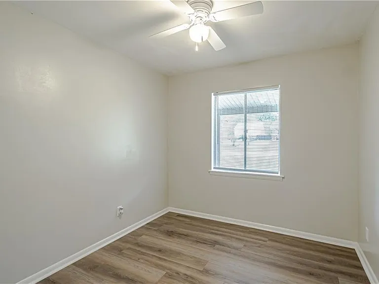 4339 Binghamton Dr — Photo 10