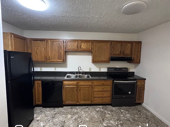 4th image of 100 Hillcrest Dr #4