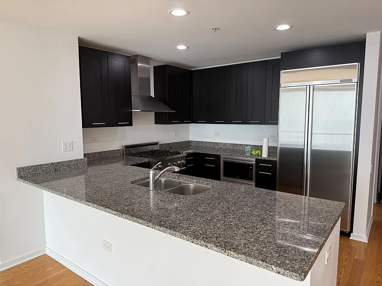 240 E Illinois St #1409 — Photo 2