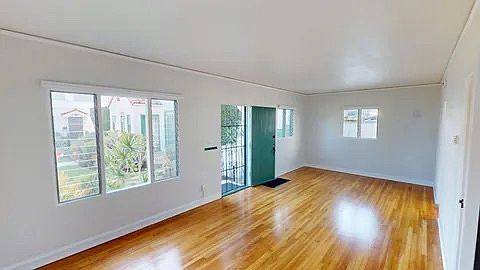 3rd image of 940 C Ave