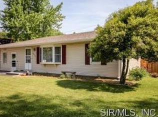 6213 Leo Dr, Belleville, IL 62223