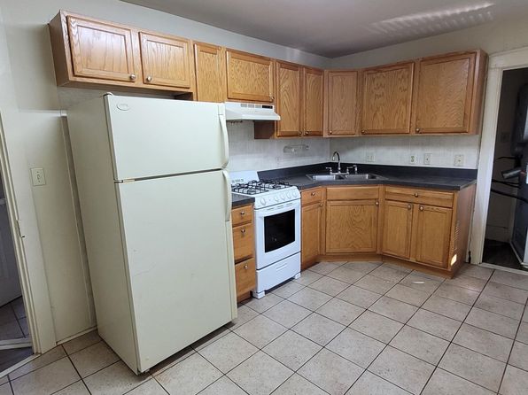 179 Charles Rd APT 2
