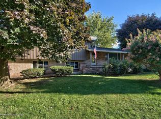 214 Karen Dr, Scranton, PA 18505