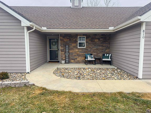 5th image of 810 N Chestnut Dr