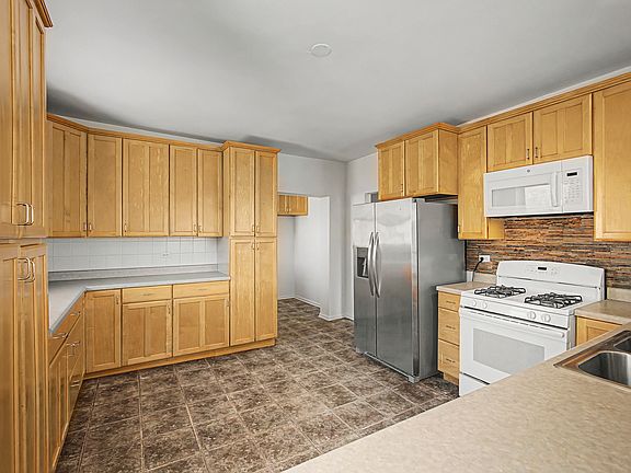5th image of 6121 S Woodlawn Ave #2