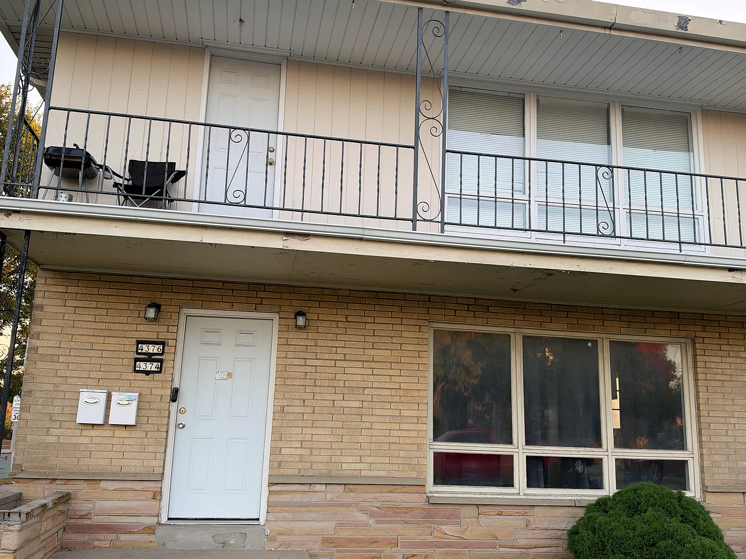 3 bed, 1.5 bath, 1980 sqft, $1,980 — Photo 2