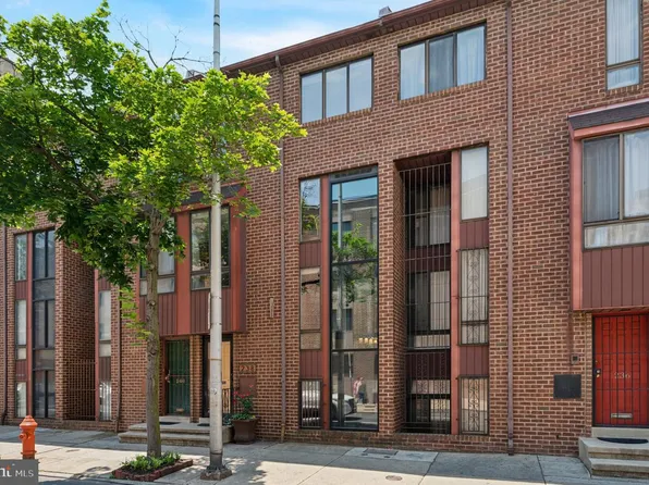 238 S 9th St, Philadelphia, PA 19107