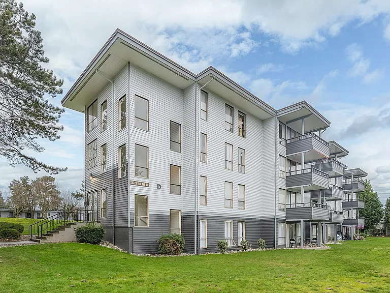ReNew Riverwood — Photo 20