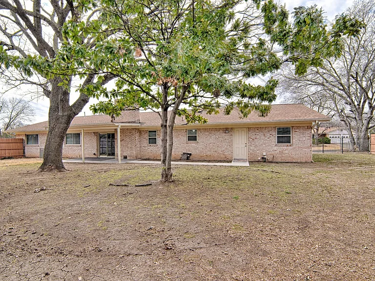 7233 Overhill Rd — Photo 30