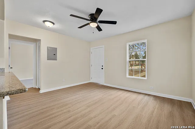 3 bed, 1.0 bath, 776 sqft, $1,500 — Photo 4