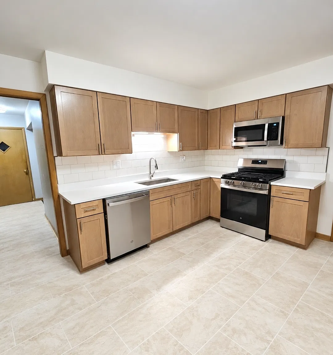 1720 W 54th Ave — Photo 2