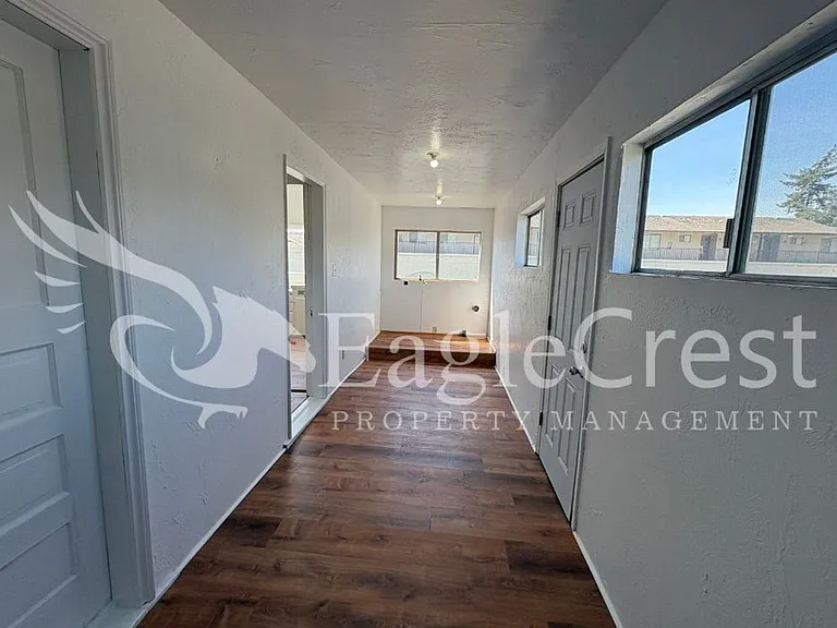 706 S College Ave — Photo 38