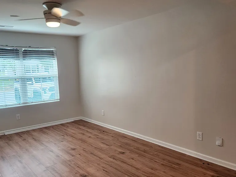 525 Hampton Townes Dr — Photo 10