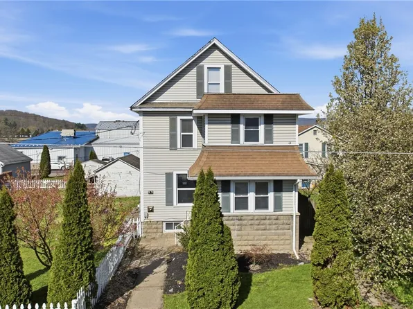 16 Townsend Ave, Corning, NY 14830