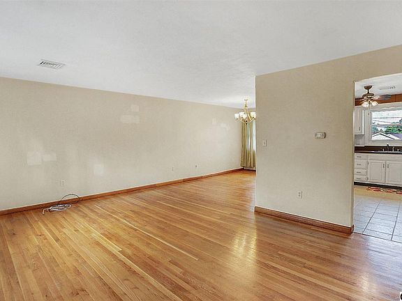 5th image of 609 Park Ave