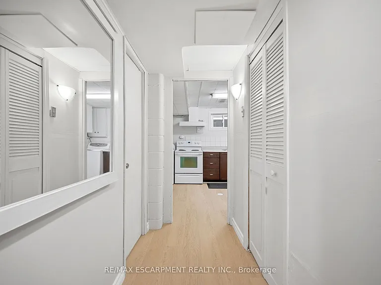 1926 Reiss Ct — Photo 20