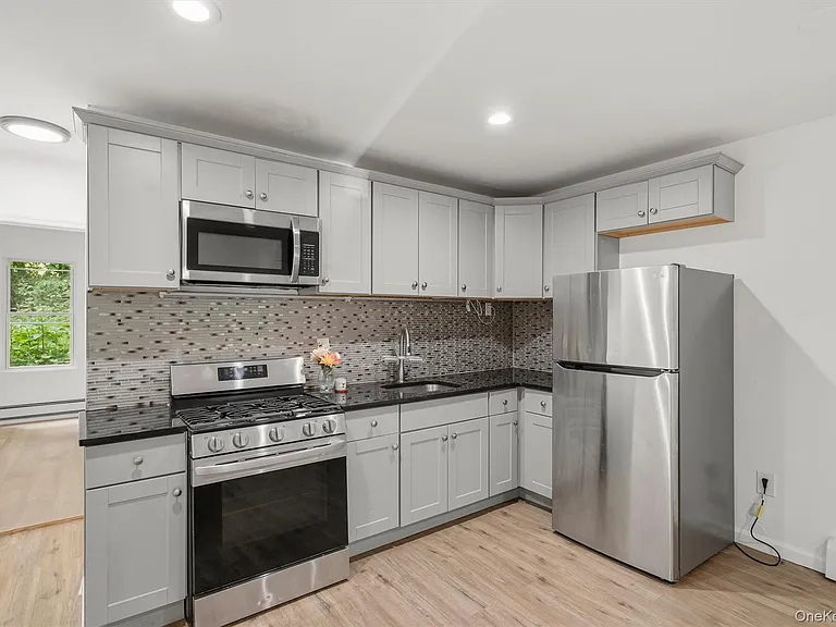 411 Liberty St — Photo 11