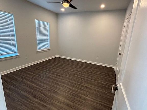 5th image of 728 E Brookhaven Cir #206