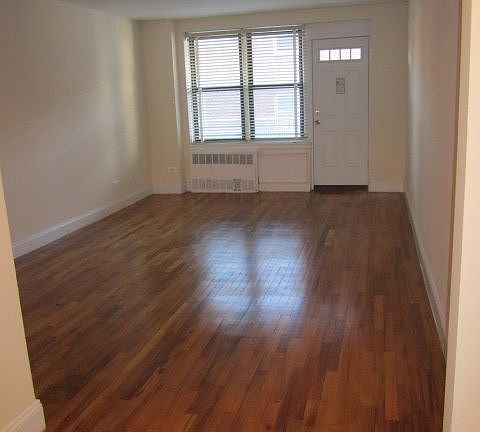 2nd image of 3205 Emmons Ave APT 4A